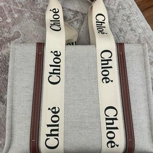 Chloé Medium Woody Canvas Tote Bag